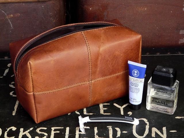 Men's Leather Wash Bag, £24.75