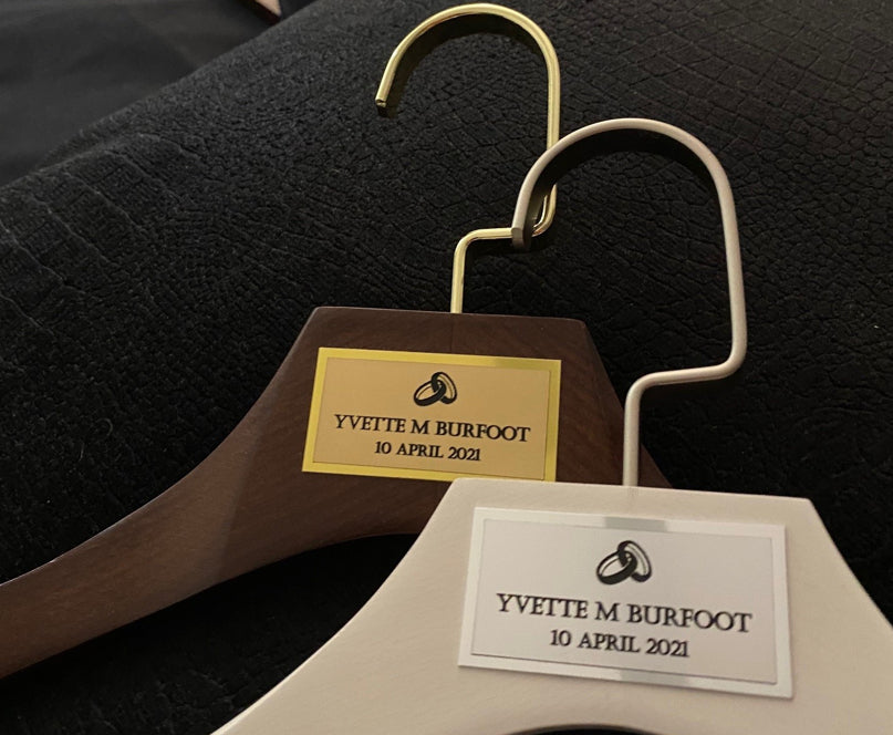 https://cdn.shopify.com/s/files/1/0779/1765/files/Henkerman-hangers-winner-best-luxury-clothes-hanger-2021-example_d30dbcda-932e-4aa5-8d0c-3d0c920c7dd4_1024x1024.jpg?v=1624512158