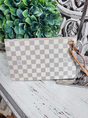 Neverfull MM/GM Wristlet Pouch - Luxe L’Amour