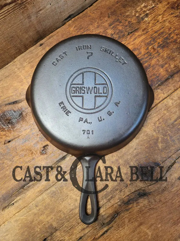 1930's Griswold #7 Cast Iron Skillet with Large Block Logo, 701 A