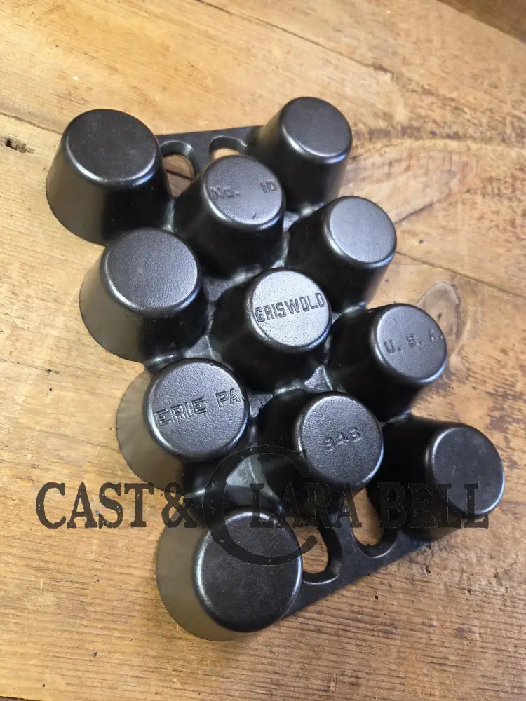 Classic!  Griswold No. 10 Popover Pan, 948. Variation 14, Closed Frame.  Ready to make delicious brownies, cupcakes or popovers!