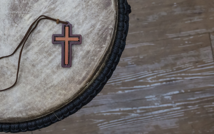 histoire et signification collier croix