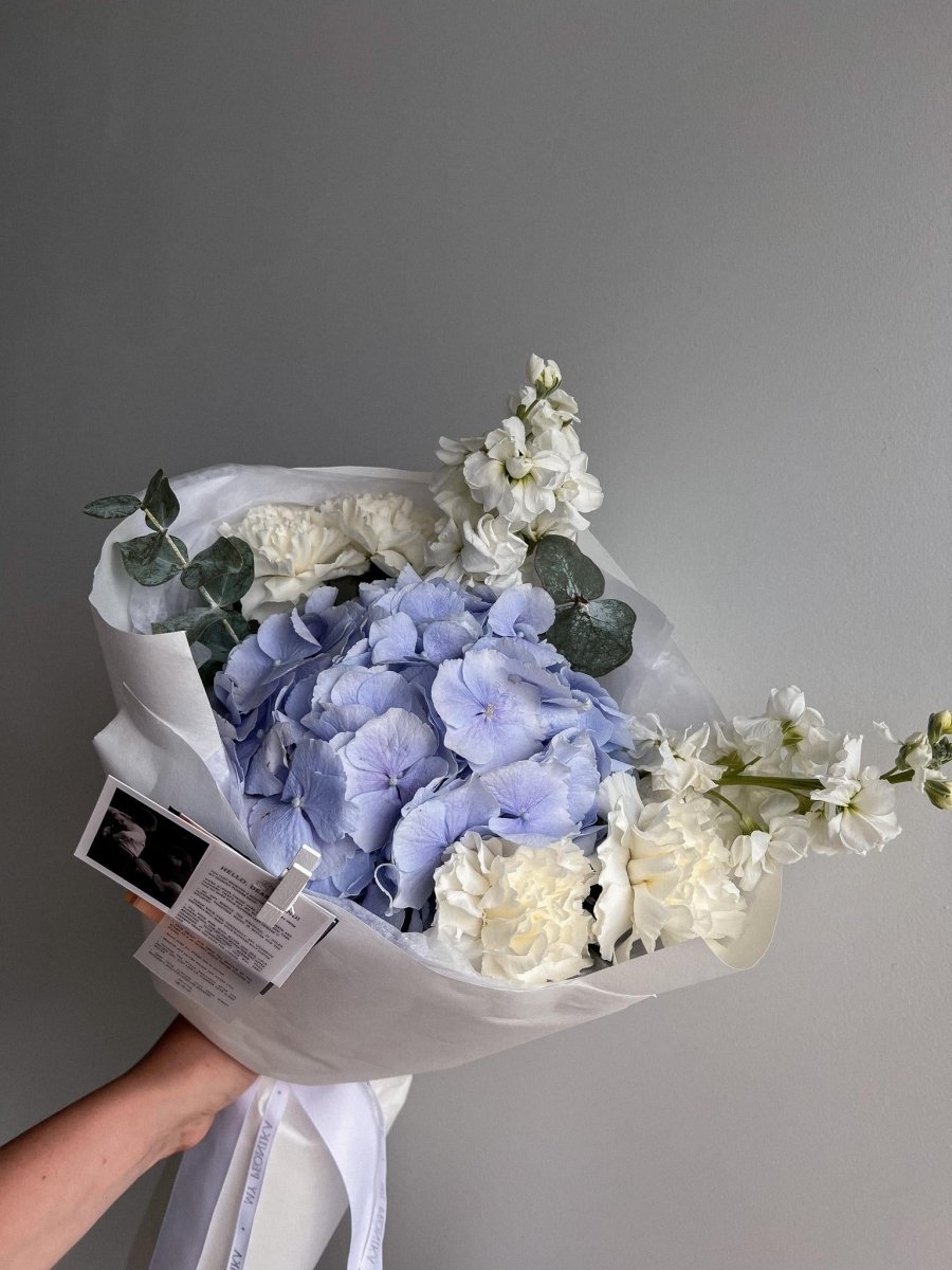 Flower Arrangement “Festive Winter Harmony” – My Peonika Flower Shop