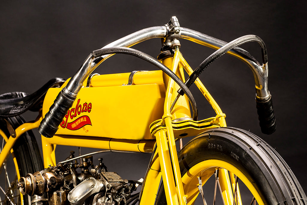 cyclone board track racer