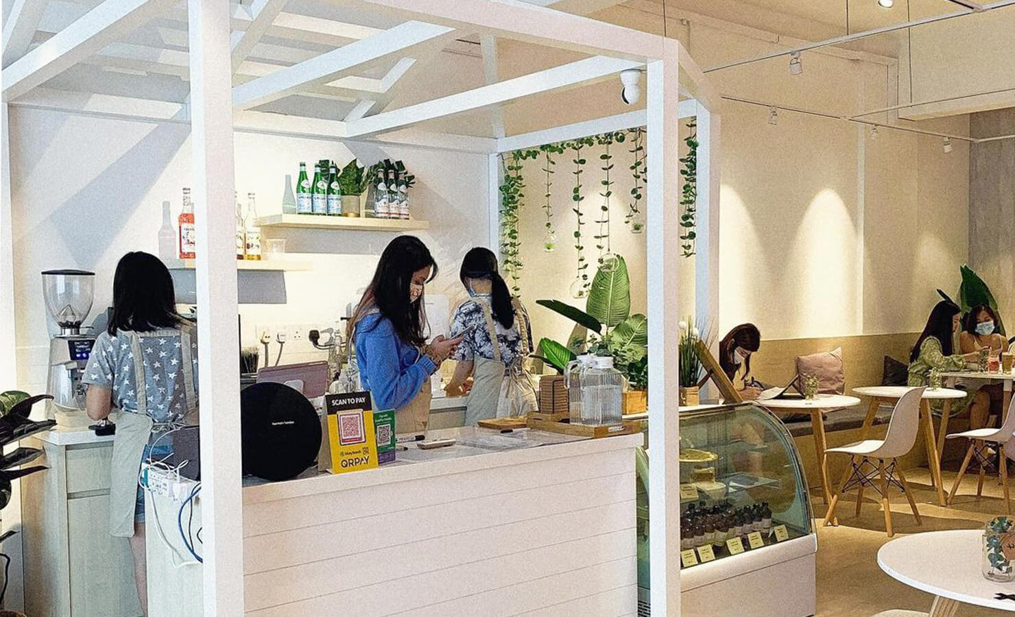 bloomthis-5-plant-flower-cafes-you-have-to-visit-11-cc-by-mel-cafe