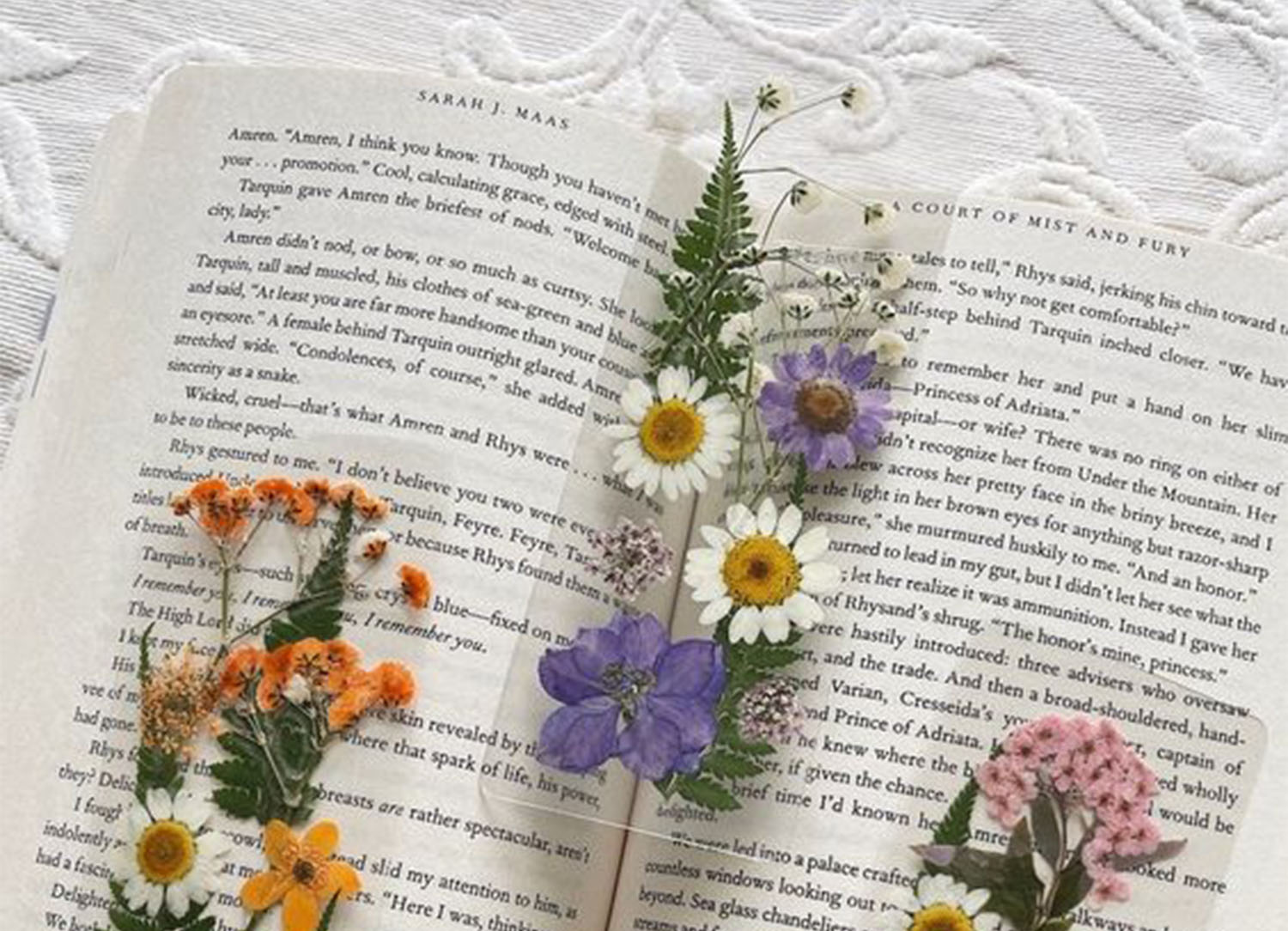 bloomthis-article-2024-how-to-save-your-valentines-day-flowers-04-pressed-flower-bookmarks