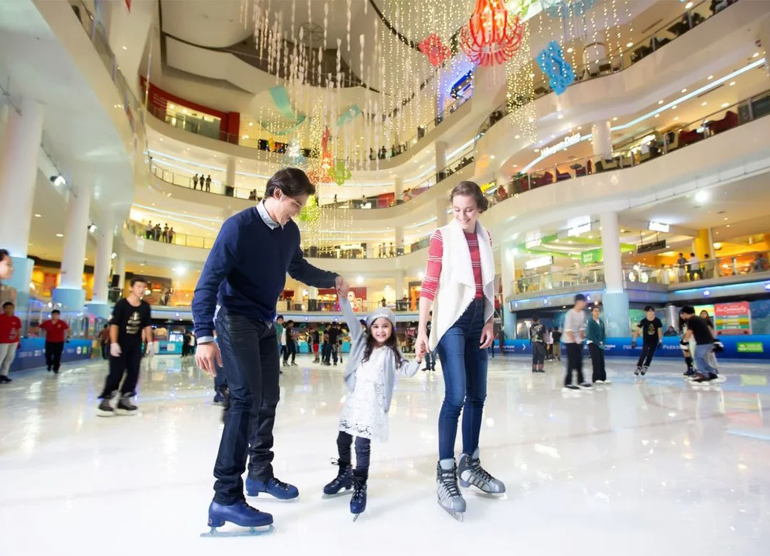 bloomthis-article-the-best-guide-to-valentines-day-date-ideas-in-malaysia-2024-07-sunway-pyramid-ice-skating-rink