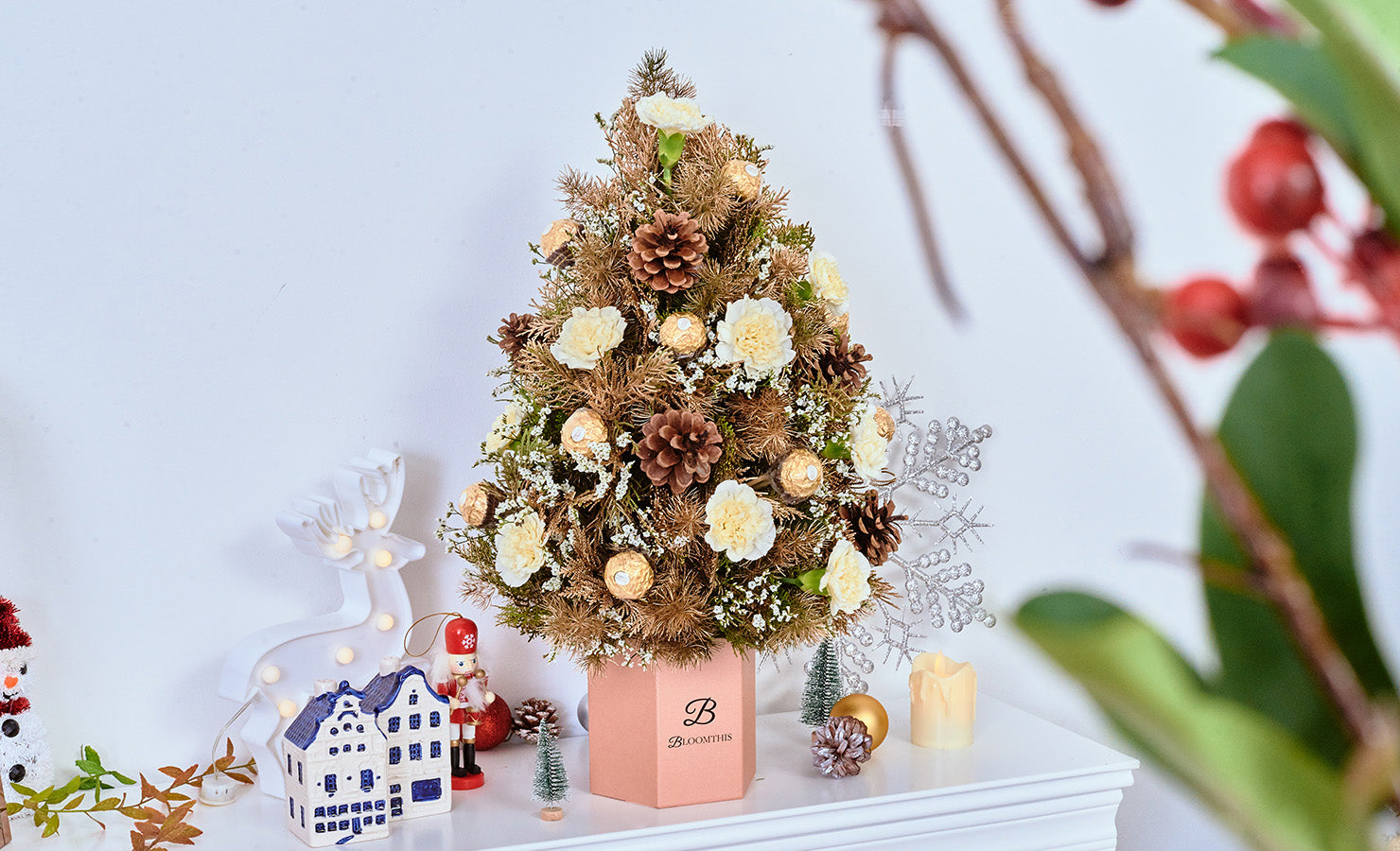 Shop Giovannie Christmas Tree Flower Box | BloomThis