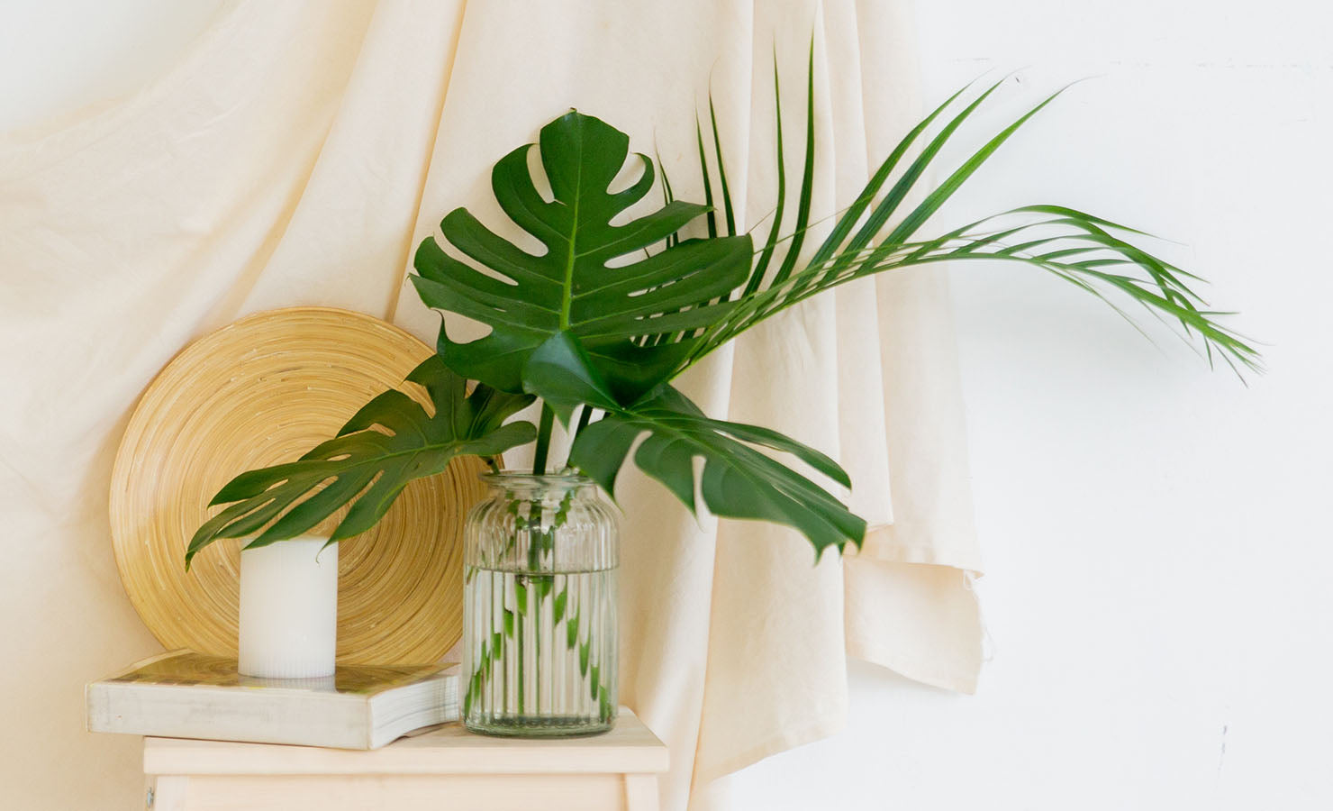 bloomthis-blog-for-him-flowers-gifts-for-every-occasion-07-monstera-palm-leaves-bouquet