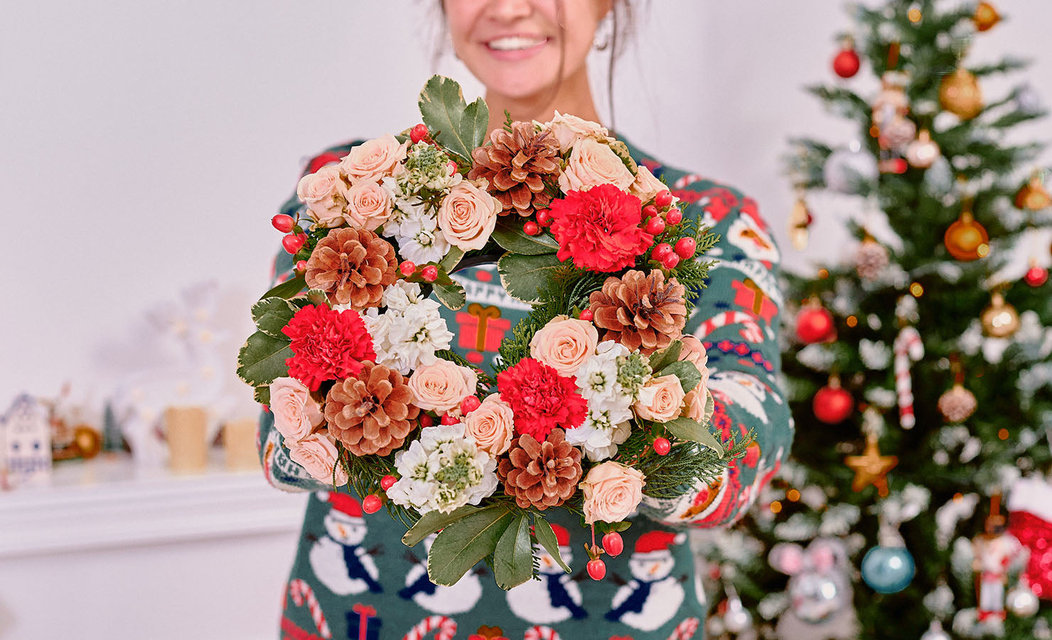 bloomthis-blog-fun-easy-christmas-decoration-ideas-12-floral-wreath-rose-carnation