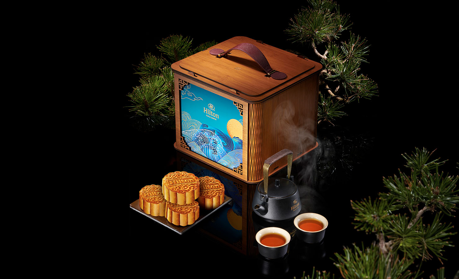 bloomthis-mid-autumn-festival-gift-guide-02-hilton-mooncakes-luminous-treasures