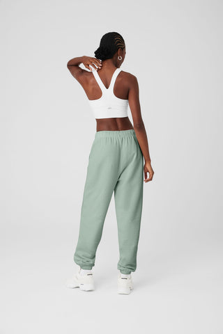 Accolade Sweatpant - Wild Berry