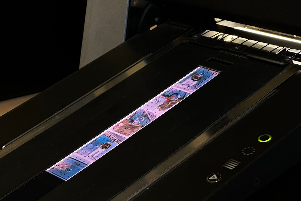 harman phoenix film loaded into a flextight scanner