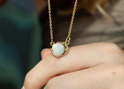 Solid Gold Necklaces With Opal Gemstone