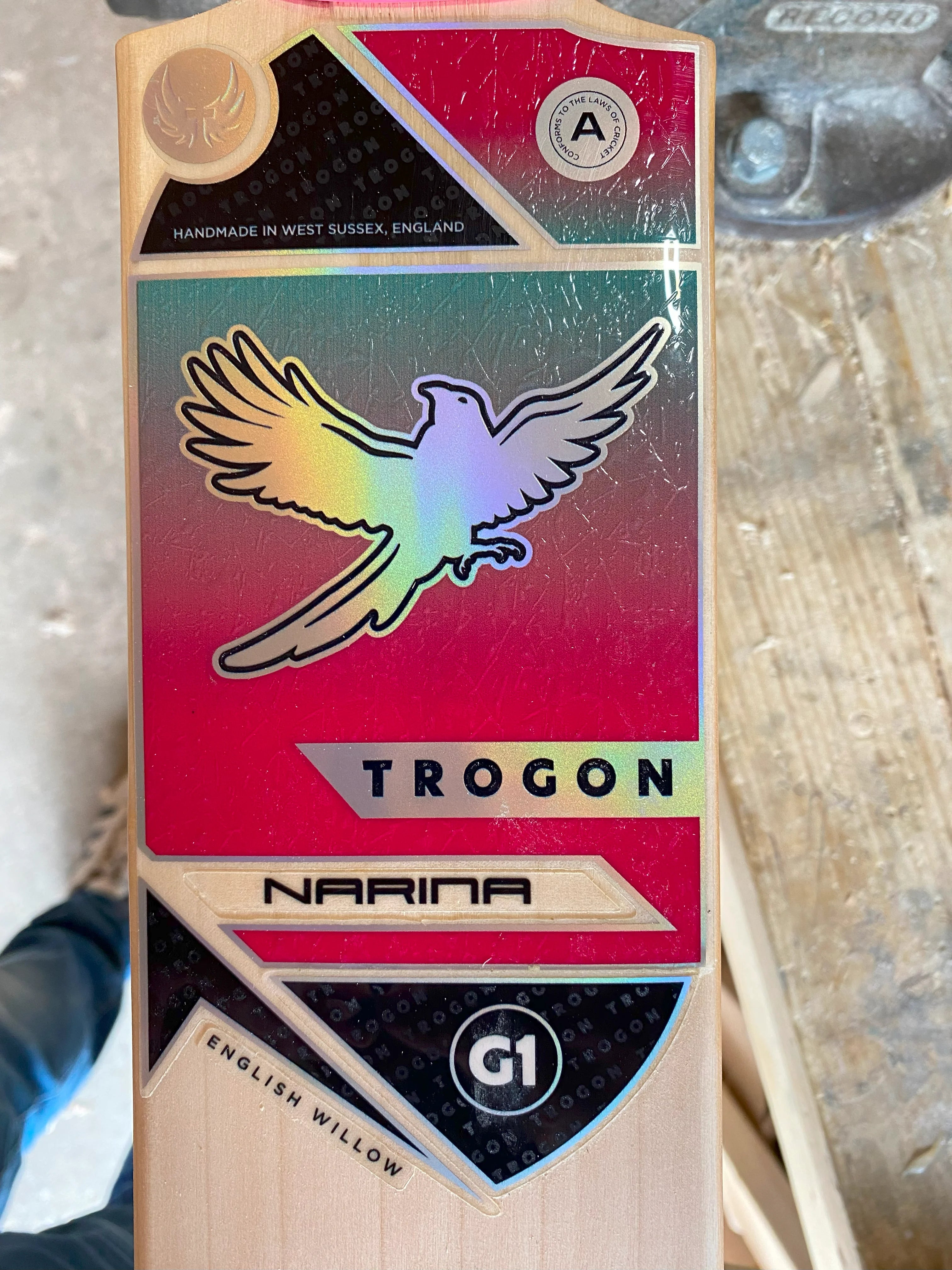 Red and blue Trogon stickers