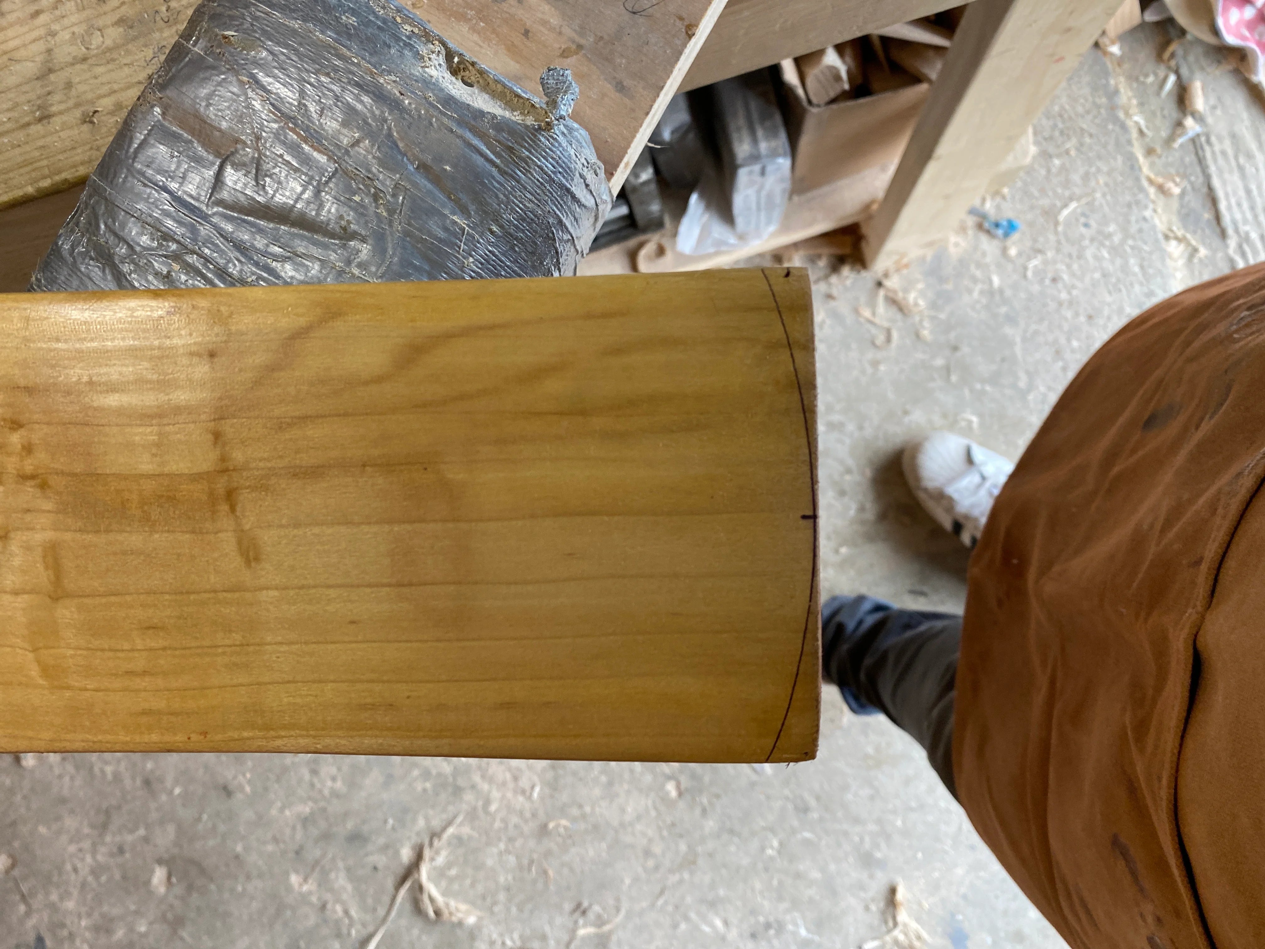 marking up a cricket bat toe