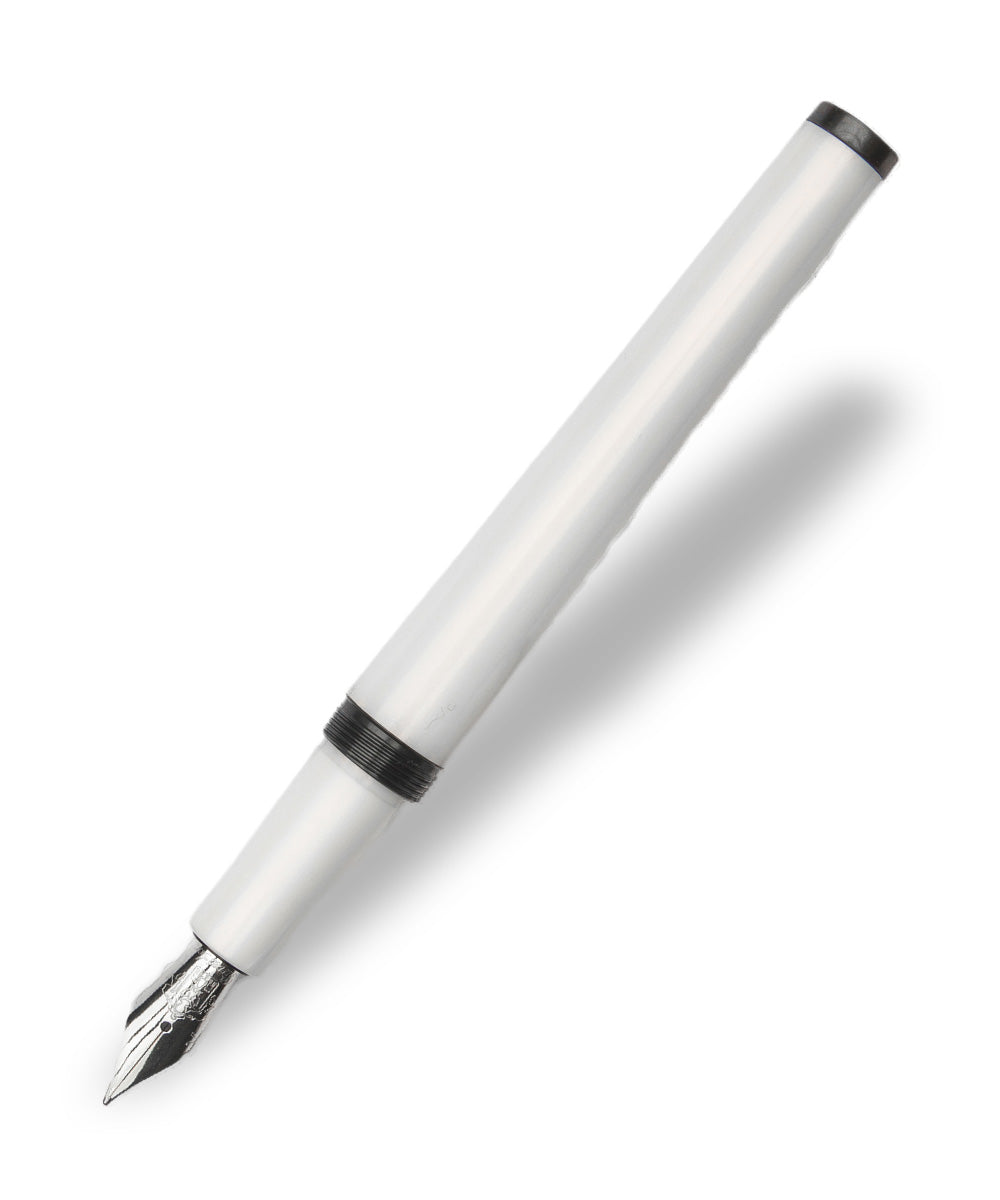 Pineider Metropolis Fountain Pen - White | The Hamilton Pen Company