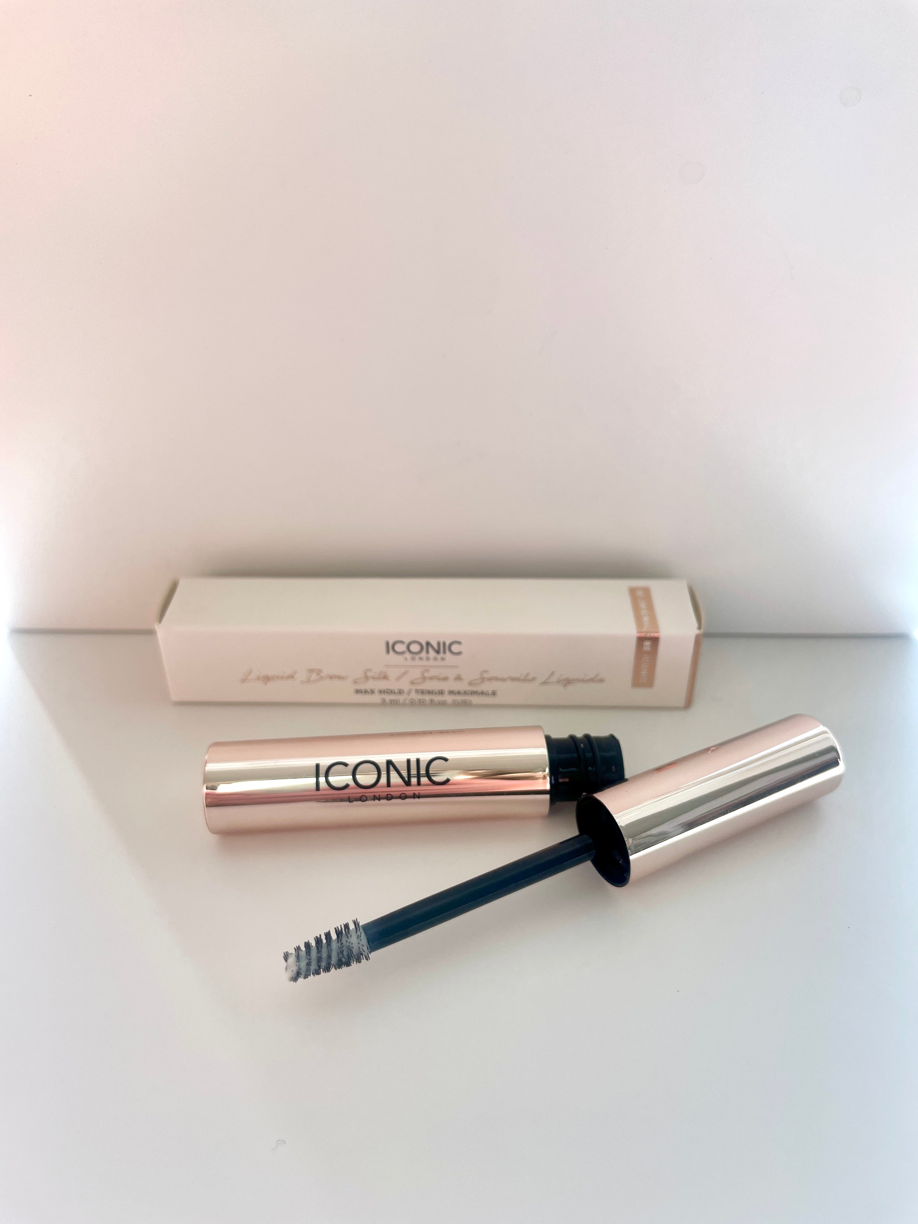 Billede af ICONIC London Liquid Brow Silk