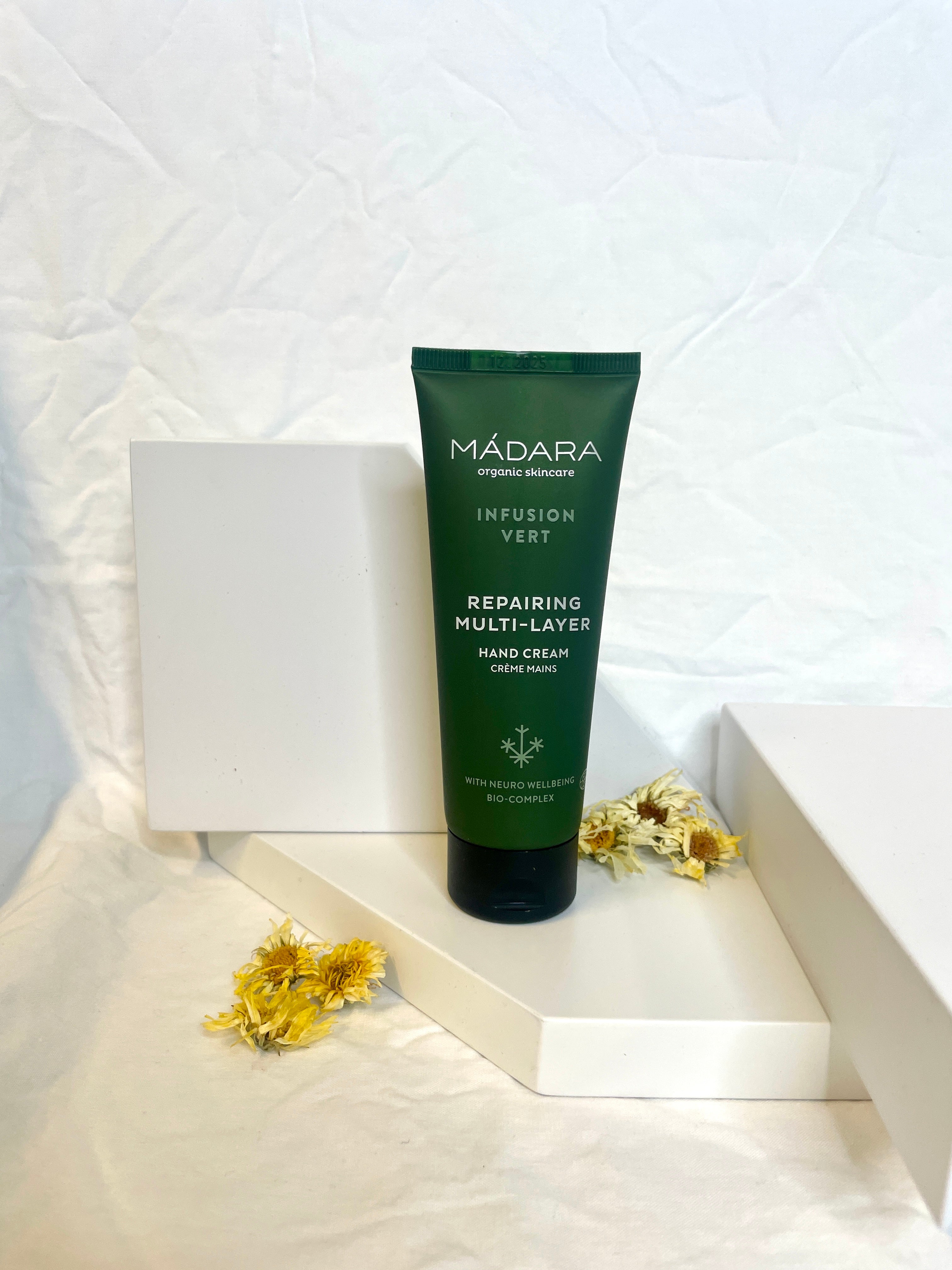 Billede af MADARA INFUSION VERT Repairing Multi-Layer Hand Cream