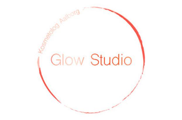 Billede af Glowstudio-shop Sweet Glow, Ekstrem Glød inkl. farvning af vipper og bryn, samt ret