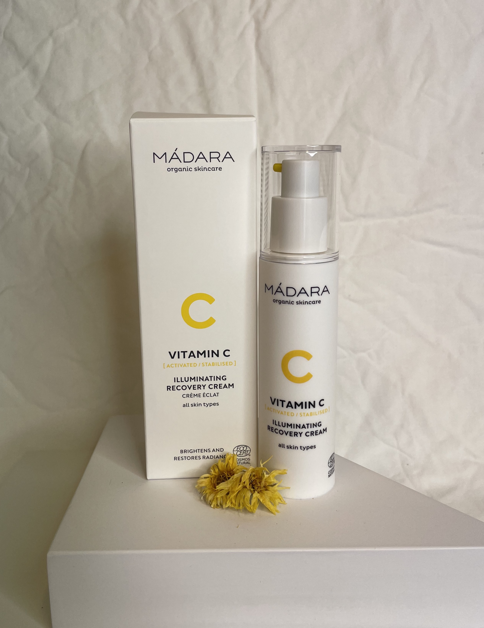 Se MADARA Vitamin C Illuminating Recovery Cream hos Glow Studio