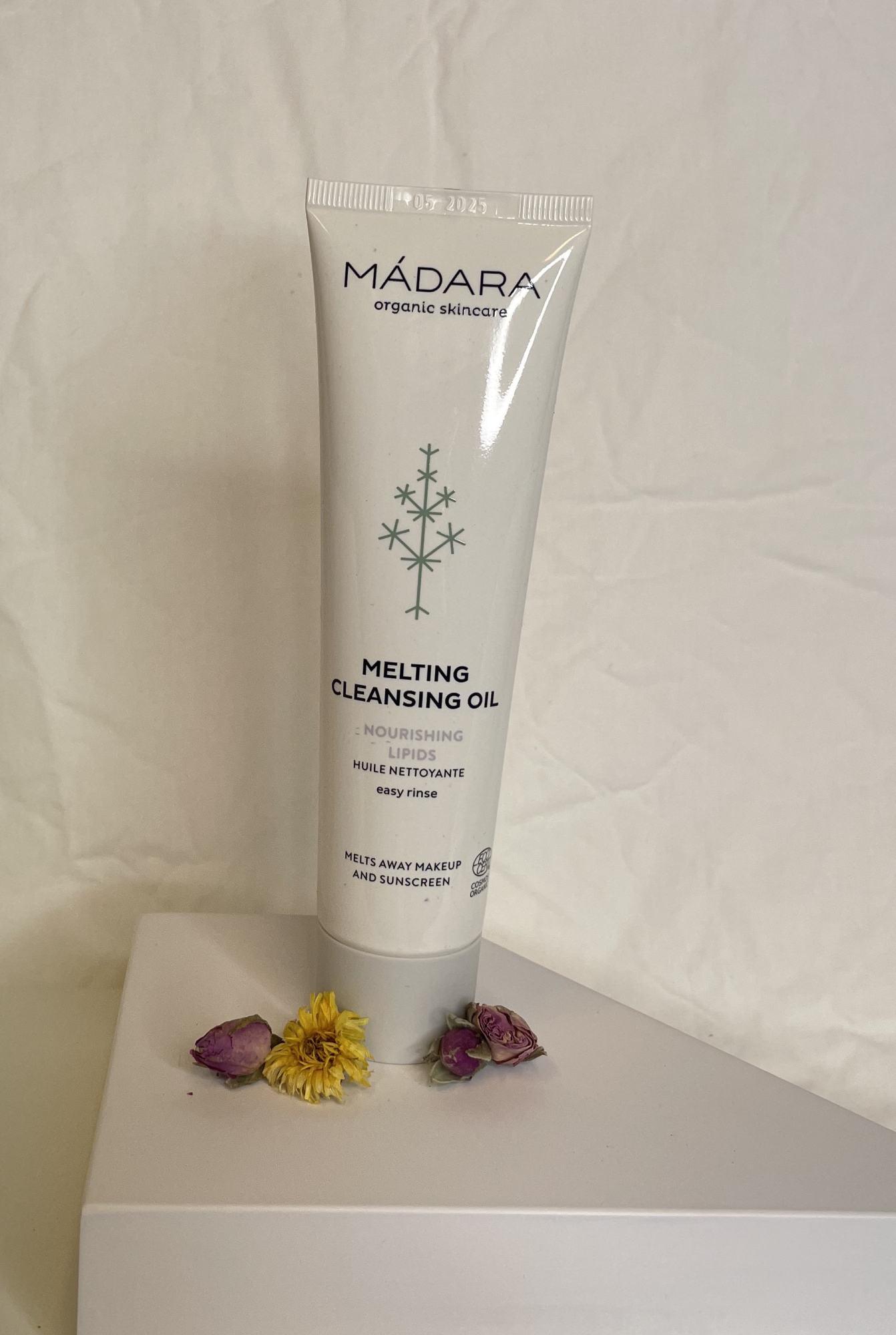 MADARA Melting Cleansing Oil