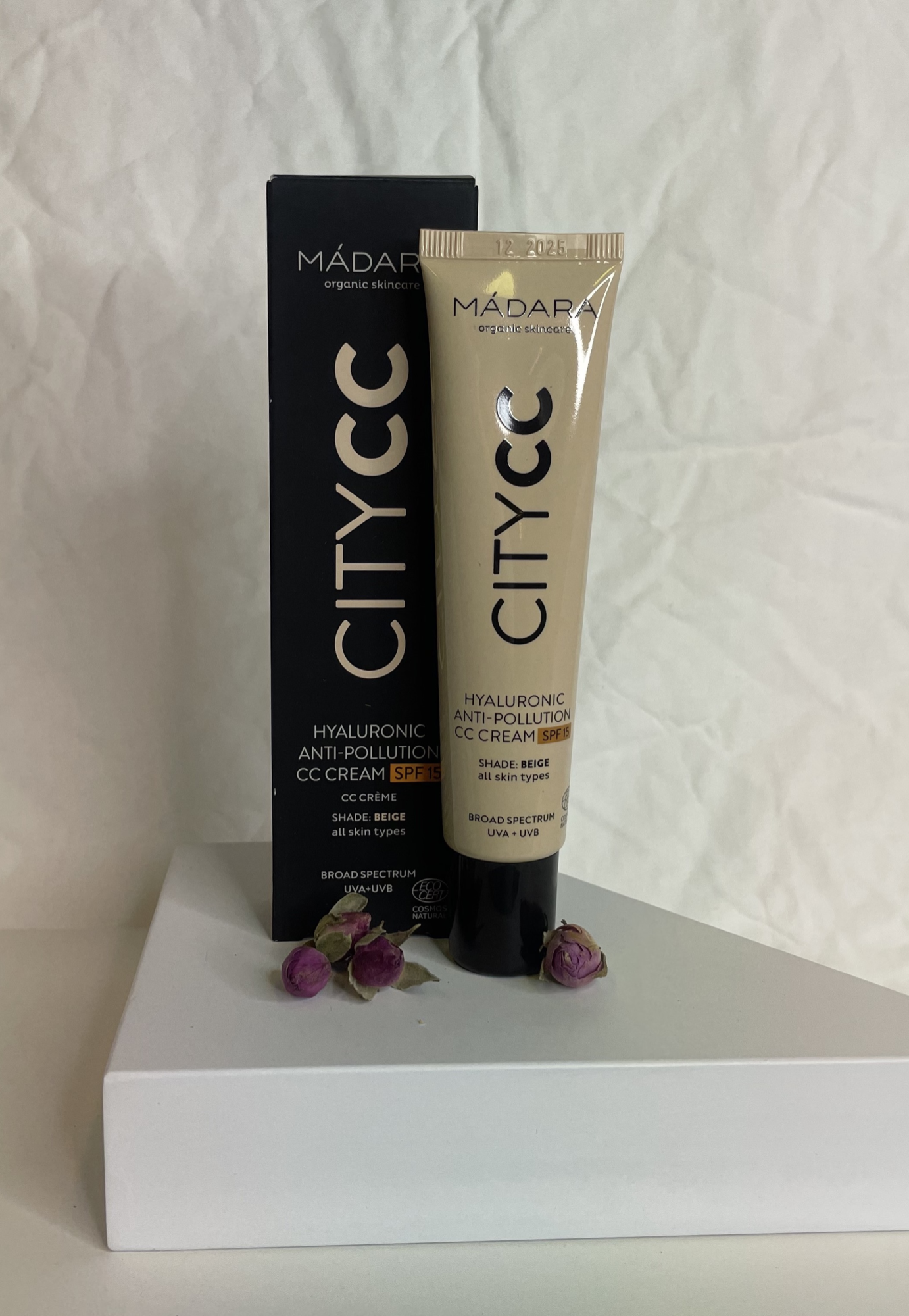 Billede af MADARA CITY CC Hyaluronic Anti-pollution CC cream SPF 15, BEIGE