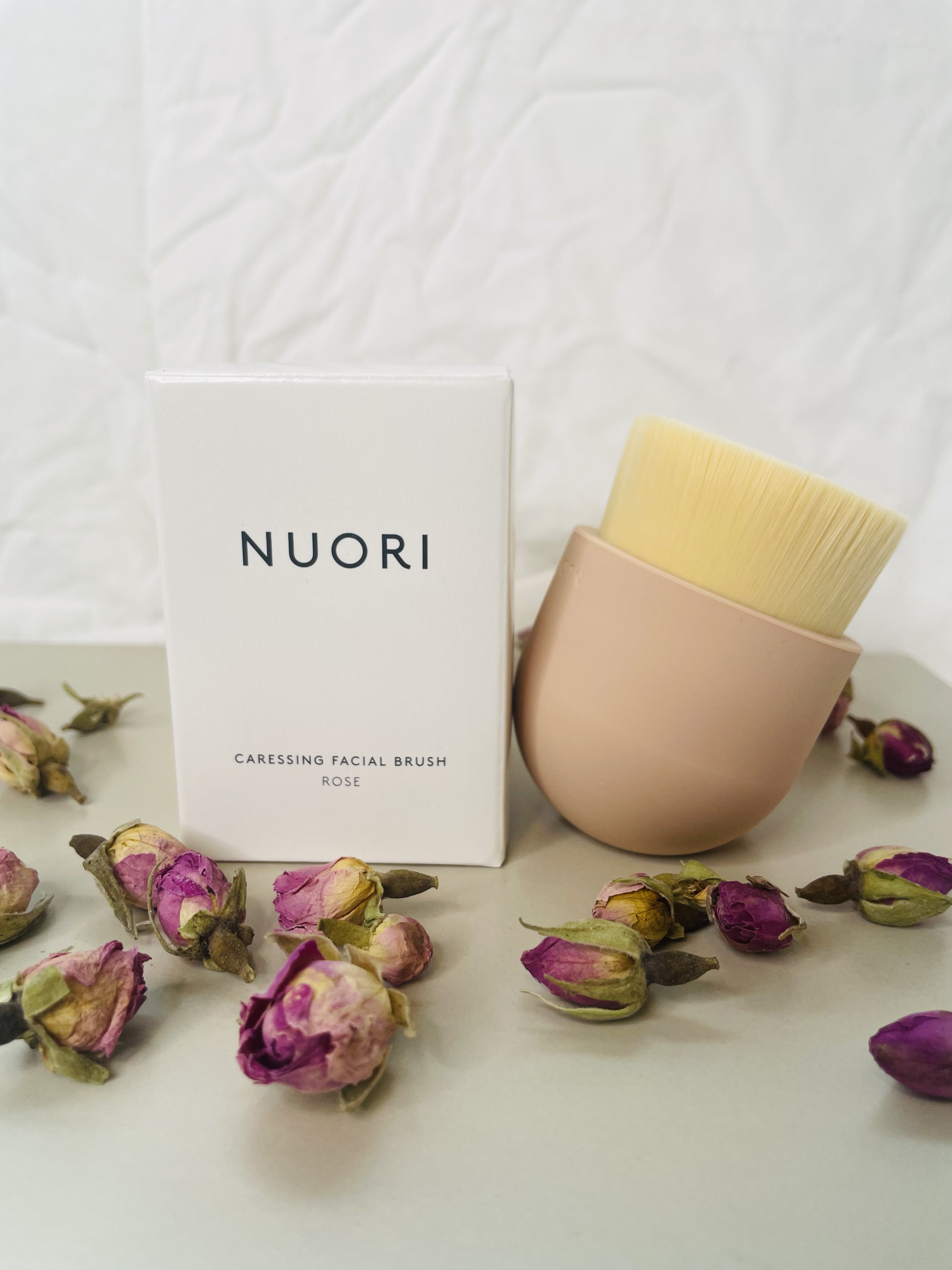 Billede af NUORI Caressing Facial Brush - Rose