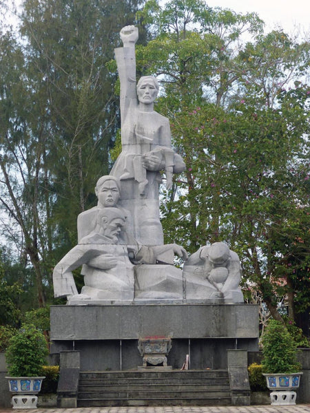 Memorial to My Lai massacre victims