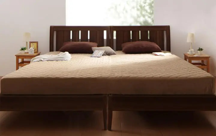 ベッドを二つ並べて使っている方にお勧めしたい、特大サイズのコットンタオルのパッド一体型ボックスシーツ