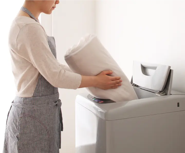 ご家庭の洗濯機で洗える毛布・シーツです。