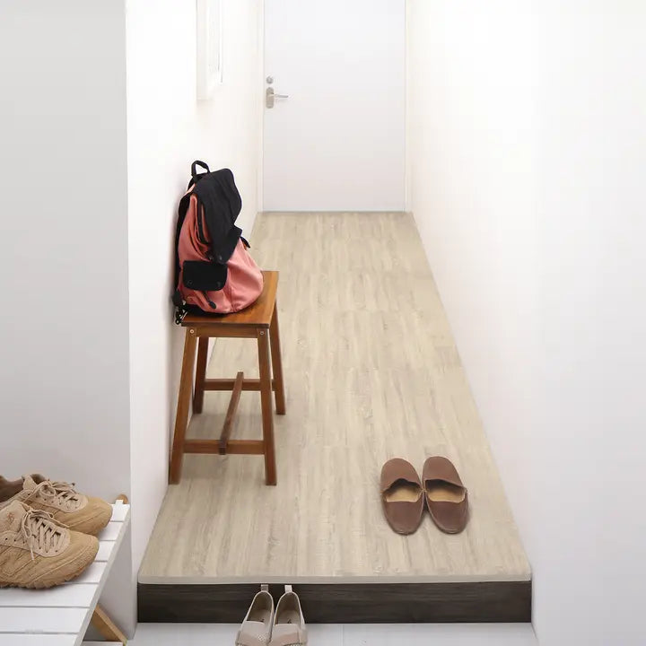 3畳の木目調ジョイントマットは玄関からリビングに続くろうかに敷きつめるのにも便利