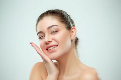 a lady showing home remedies to get glass skin