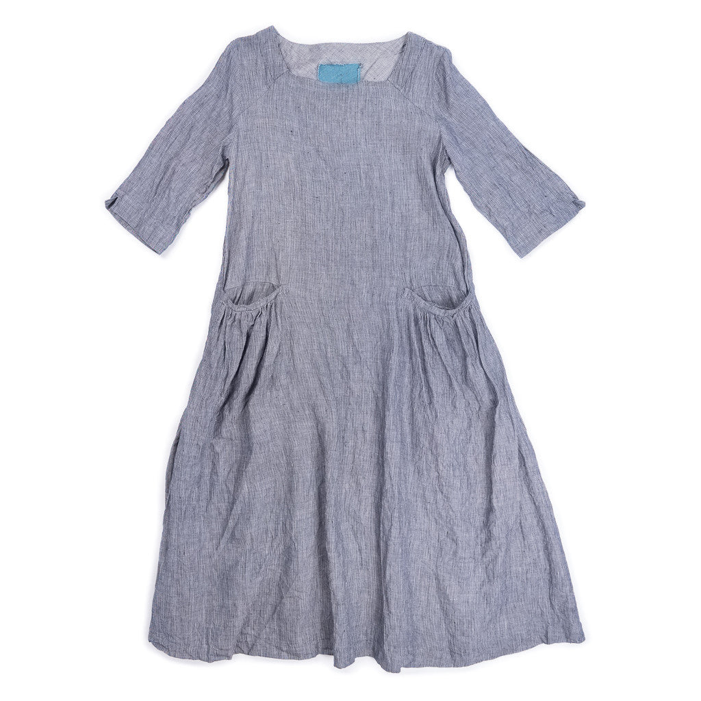 Dress in fine blue striped linen with gathered pockets – wabizest