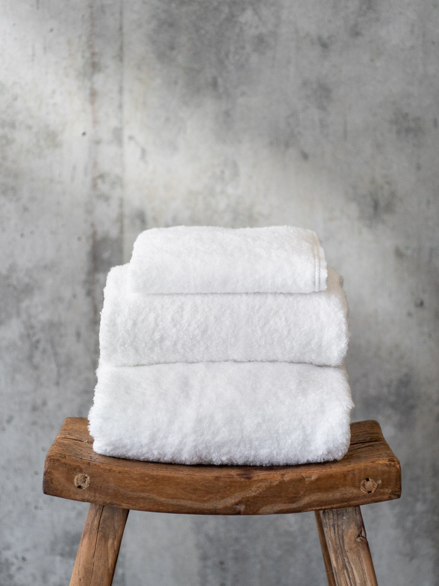 Uchino Waffle Twist Bath Towel - Linen