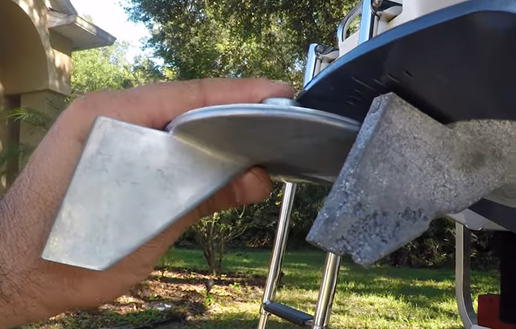 A Corroded Anode vs. A New Anode - How to install trim tab anode on Yamaha outboards