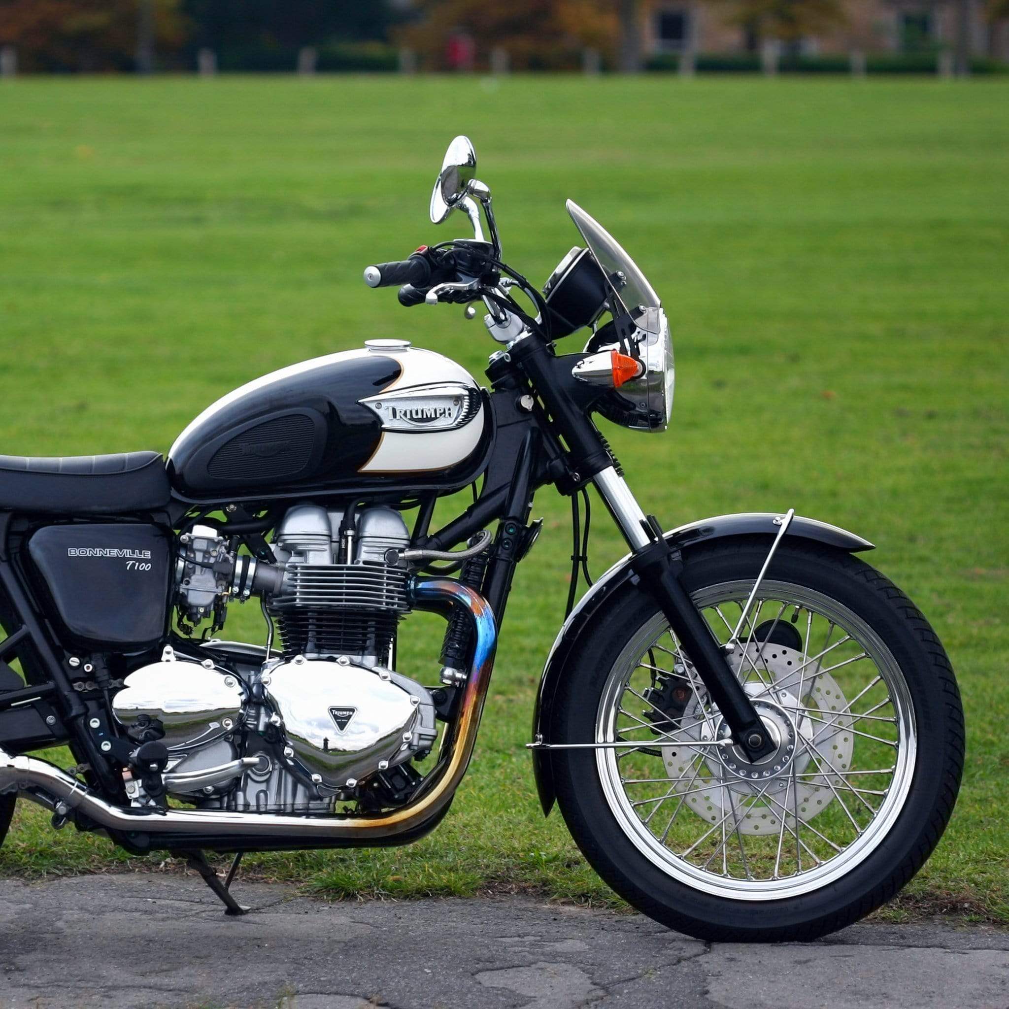 old triumph bonneville