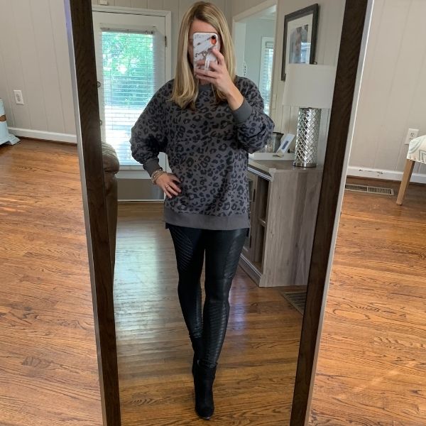 Nursing sweatshirt in leopard