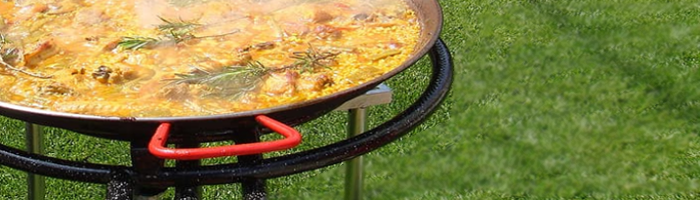 Outdoor paella