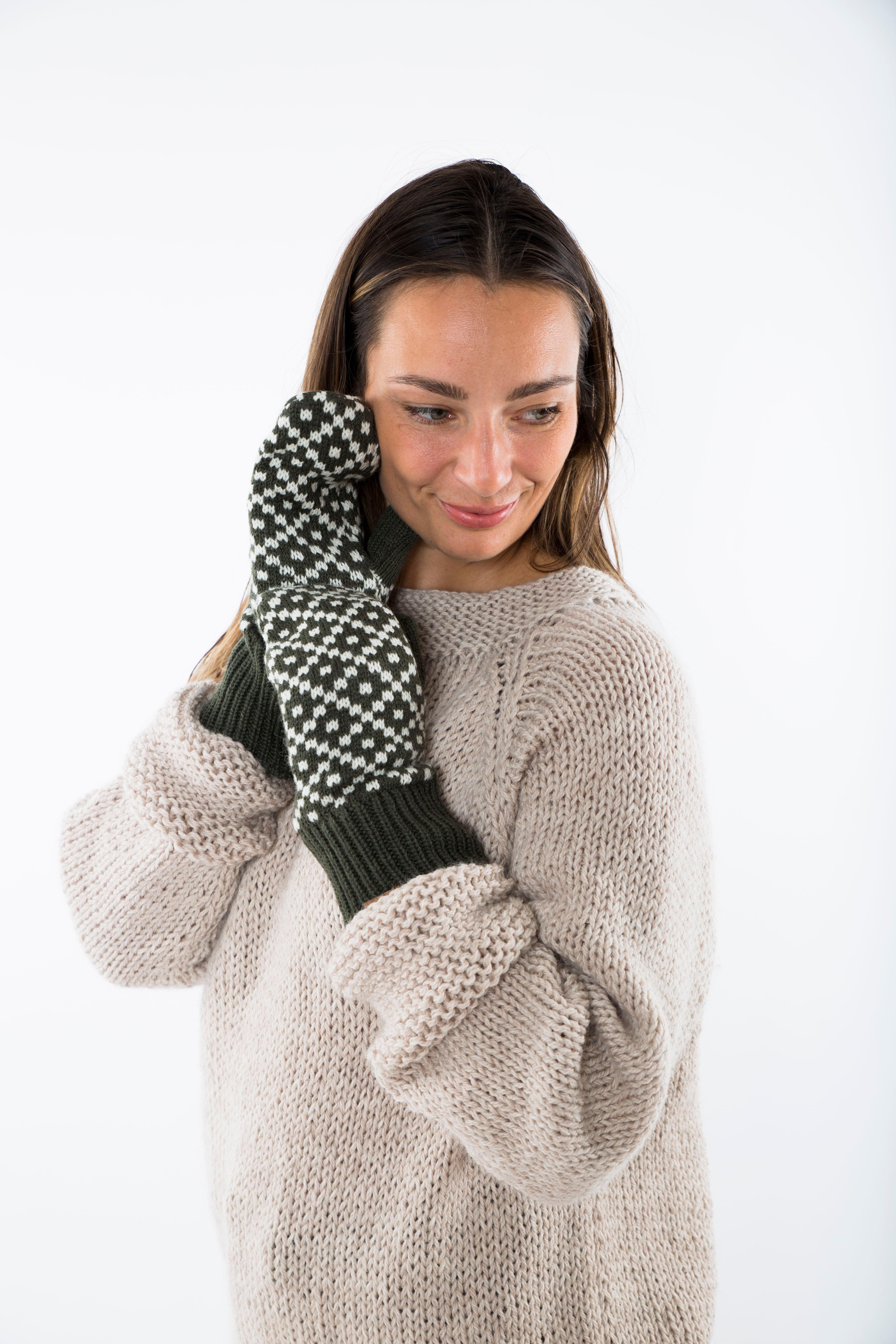 Se Tinka Mittens - Fuza Wool - Olive hos Fuza Wool