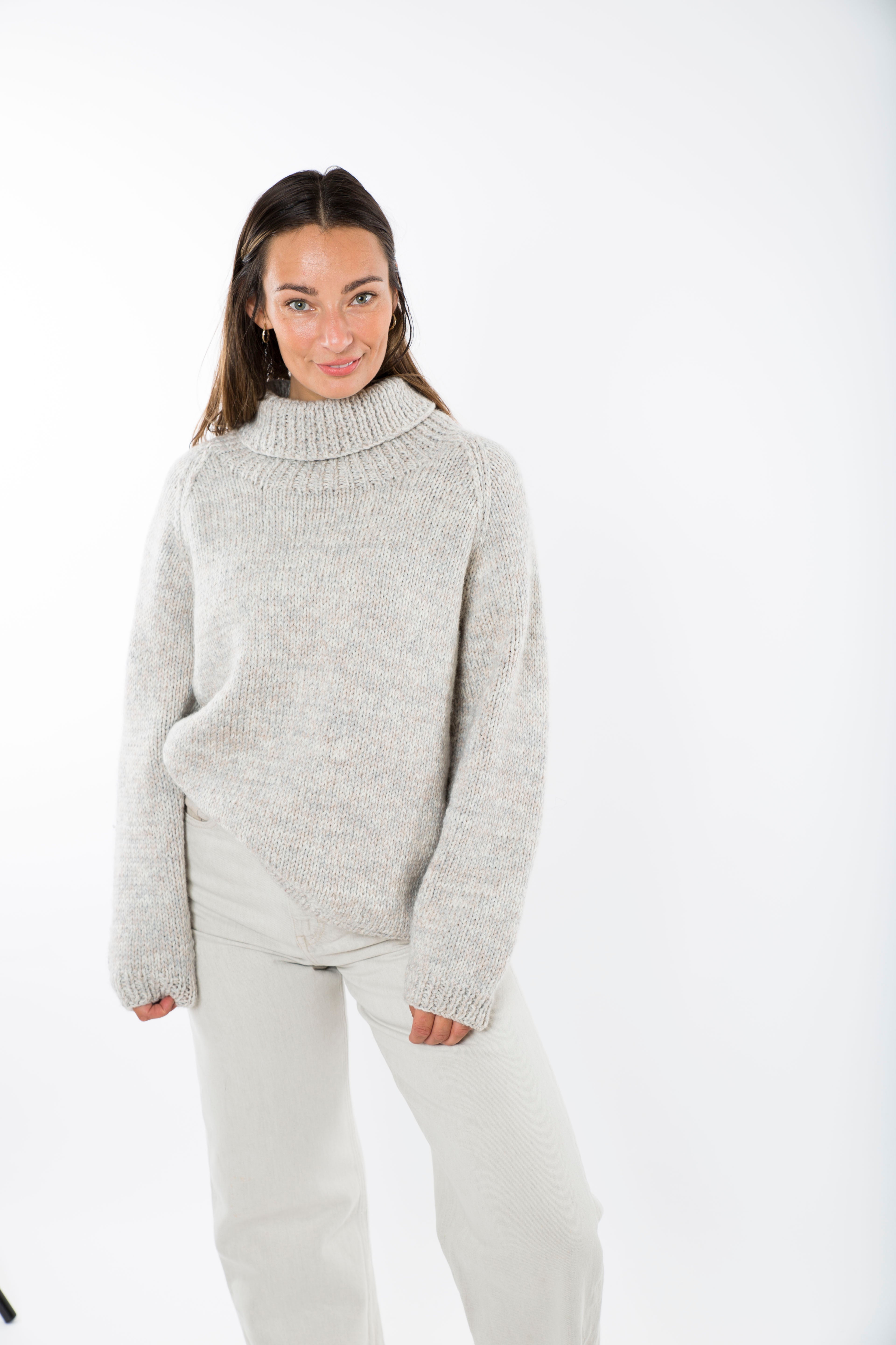 Se Yrsa Sweater - Fuza Wool - Beige hos Fuza Wool