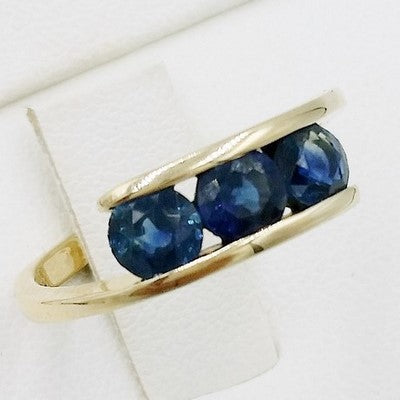 anillo tres zafiros azules