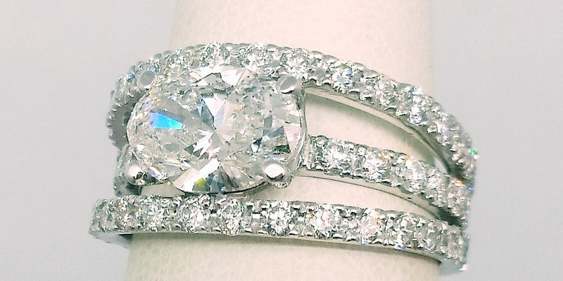 anillo de compromiso con diamante de 1,7 quilates
