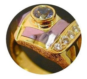 anillo de oro morado