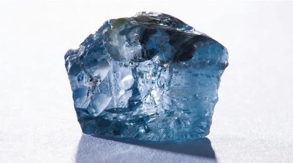 diamante bruto azul