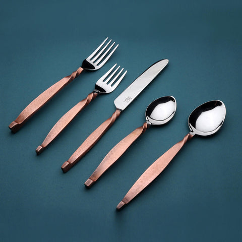 https://cdn.shopify.com/s/files/1/0786/2740/6097/products/twisted-urban-flatware-5-pc-place-setting__77870.1653632533.1280.1280.jpg?v=1692249433&width=480