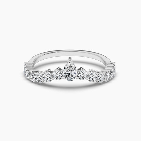 Curved wedding band with Pear