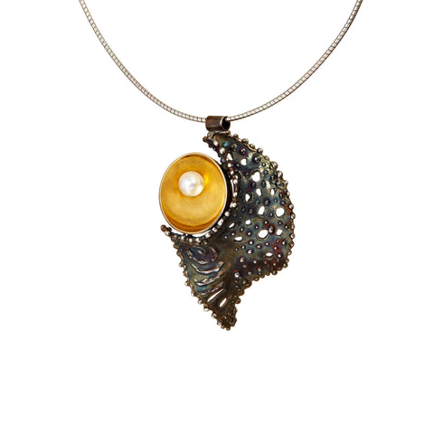 Un pendentif sur mesure par Elena Brennan Jewellery