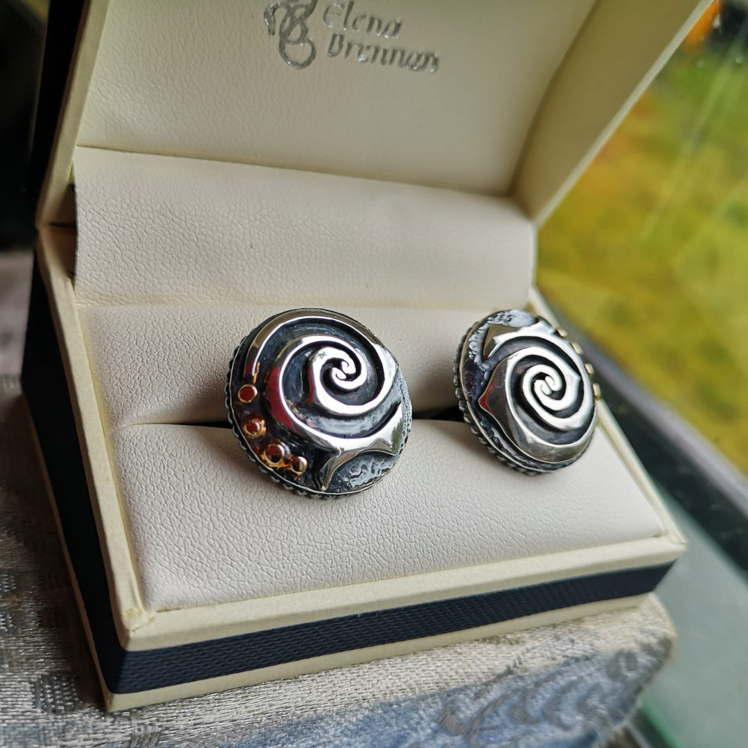 The finished bespoke cufflinks from a wife to her husband on their 25th Wedding Anniversary.