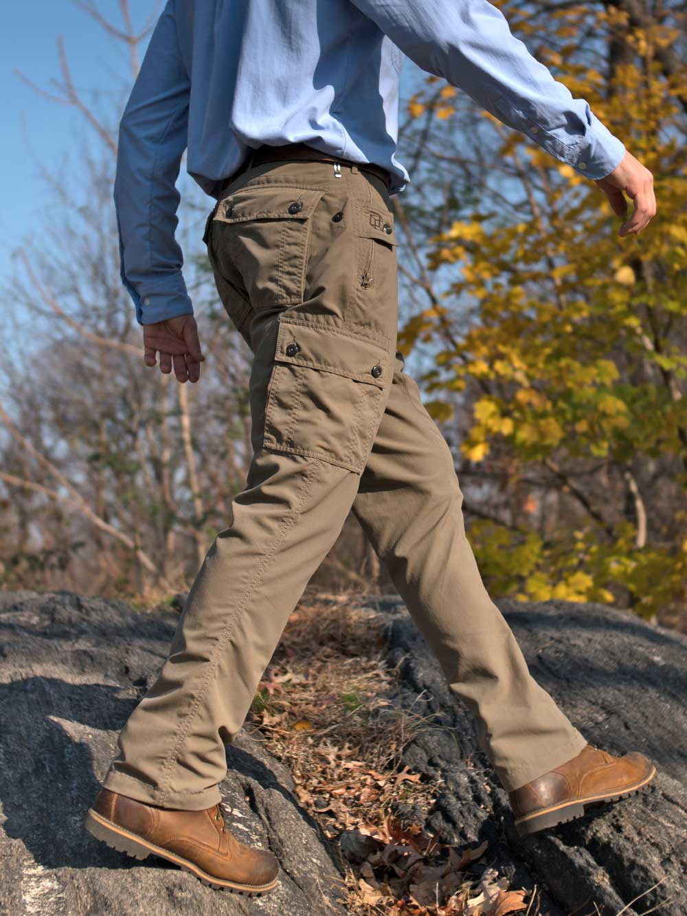 mens khaki pants with side pockets